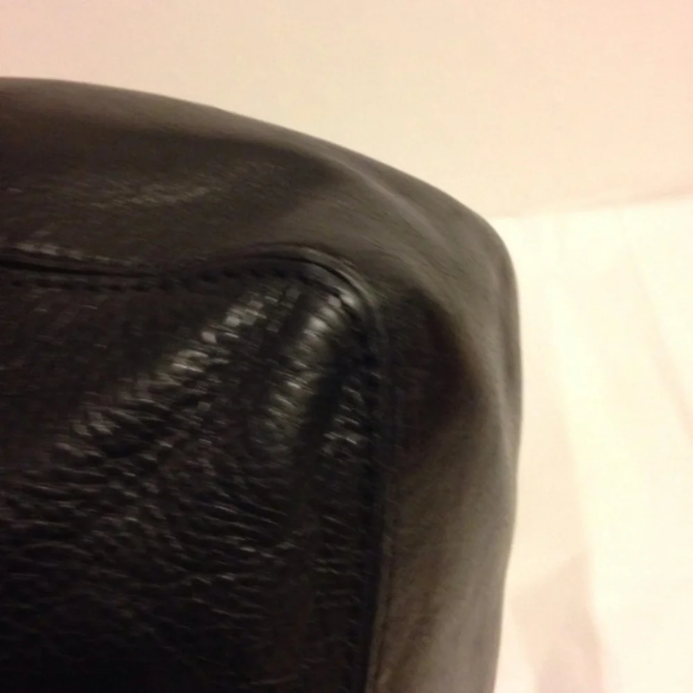 MICHAEL KORS BLACK LEATHER TOTE bag